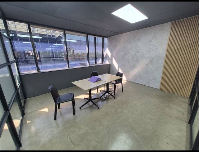 270M² OFFICE TO LET IN WOODMEAD